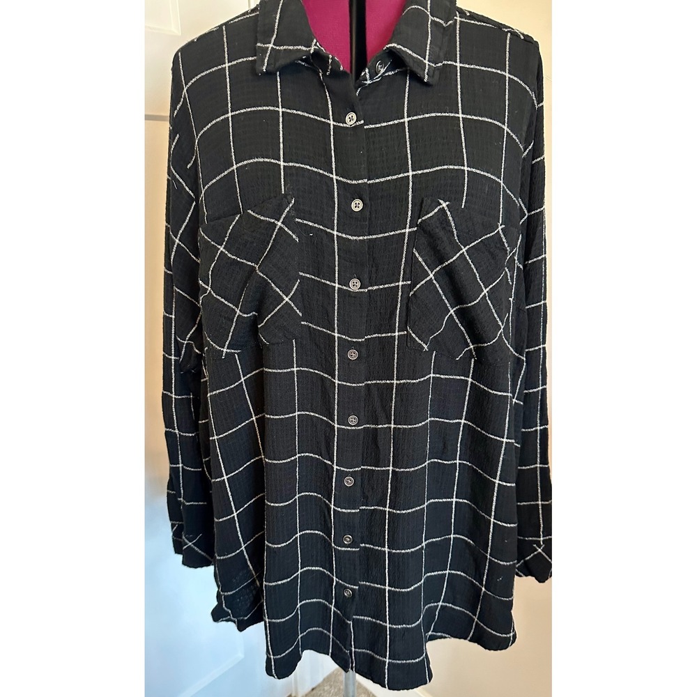 Torrid Womens Plus Size 4 Black White Windowpane Plaid Button Down Shirt Crepe